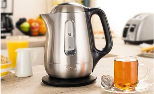 Ấm đun TEFAL sở hữu thiết kế nổi bật với vẻ ngoài bắt mắt, sang trọng.